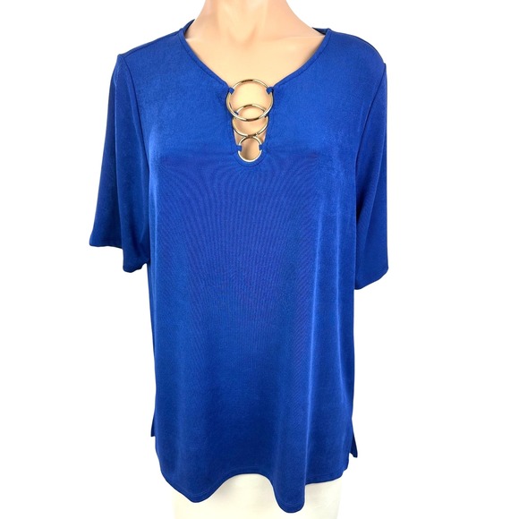 Chico's Tops - Chico's Travelers Top Pullover Size 2/L Short Sleeve 3 Gold Rings at Neckline